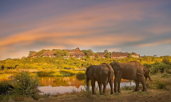 3 Day Victoria Falls Safari Club