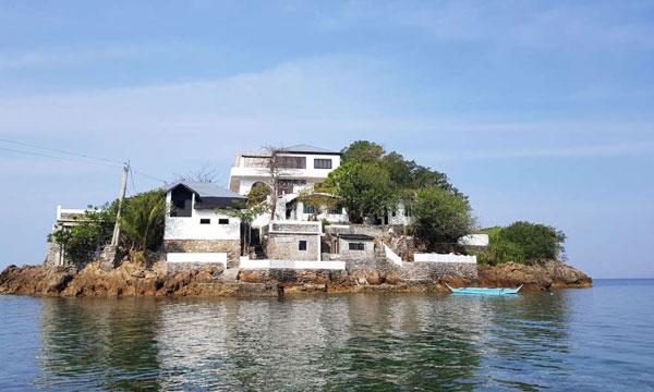8 Day Premier Family Private Island Package