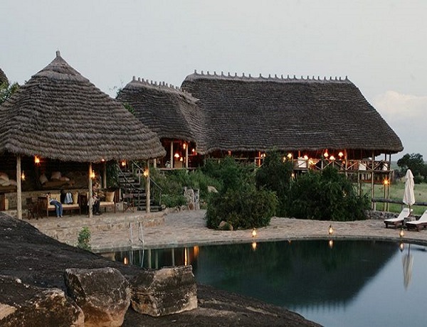 Apoka Safari Lodge