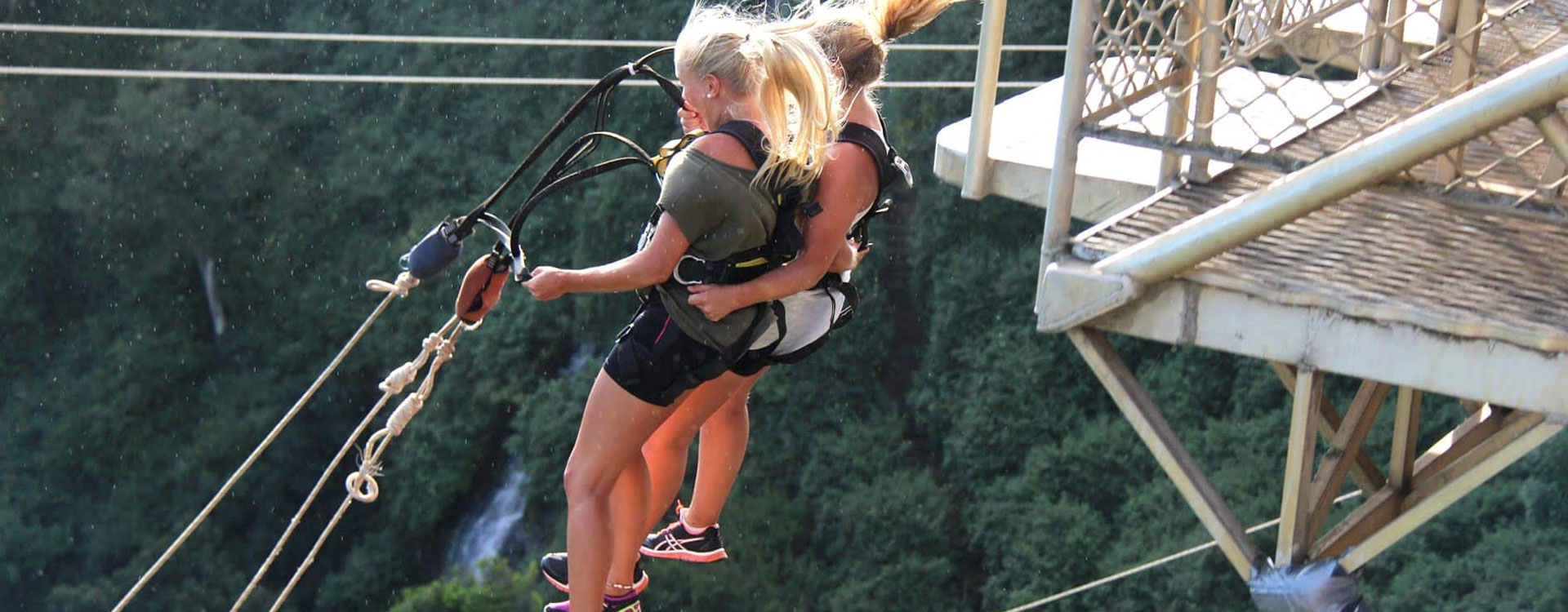 Victoria Falls Bridge Swing Adventure 