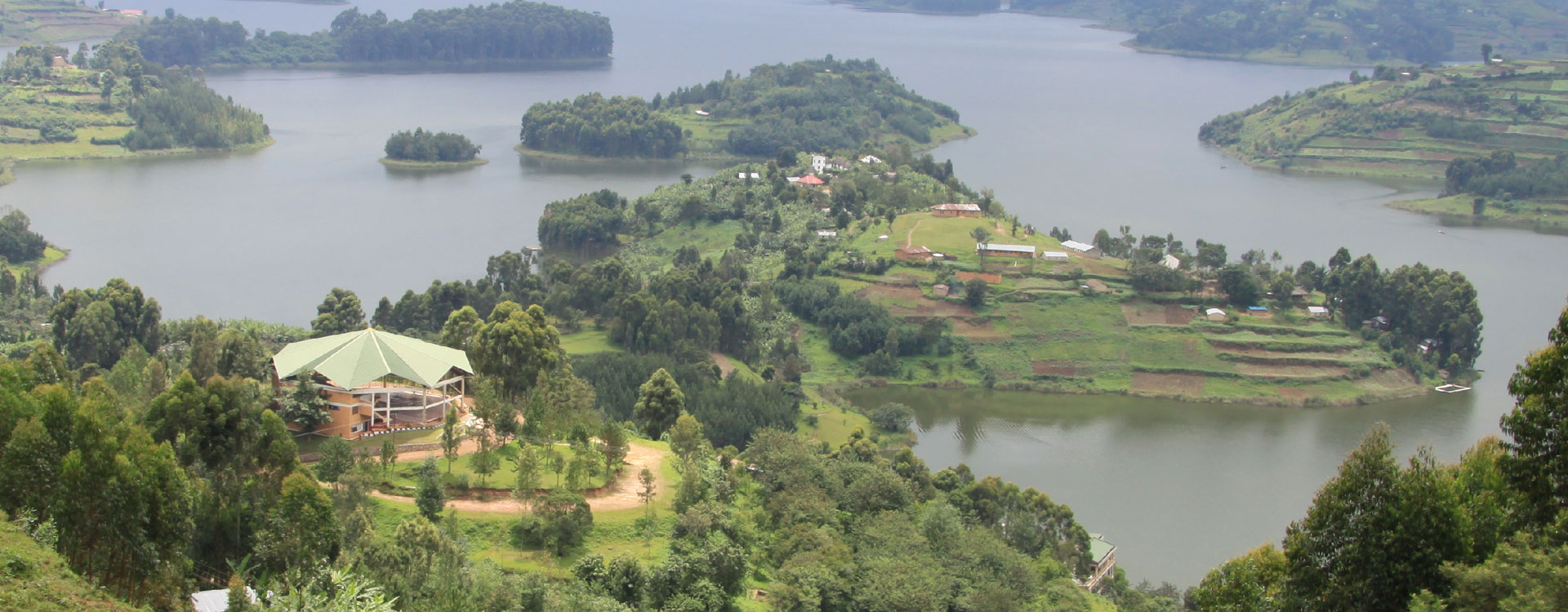 Bunyonyi Safaris Resort