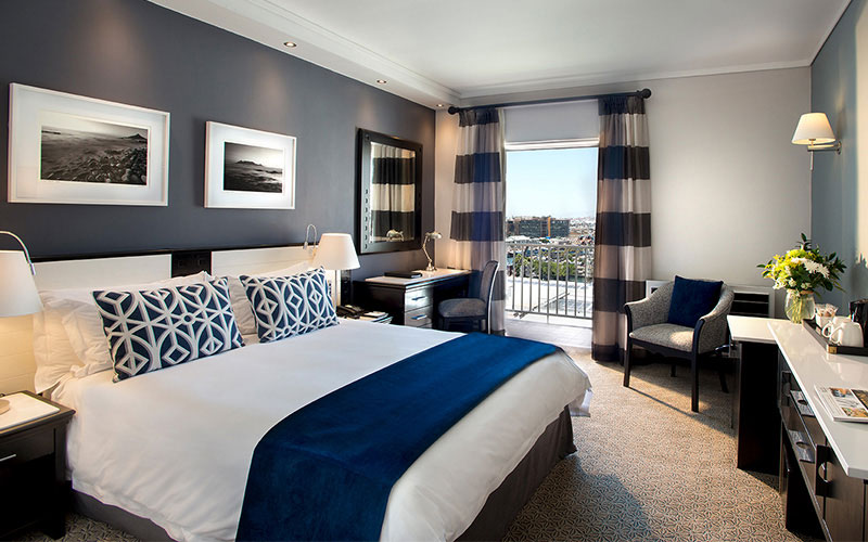 Deluxe Twin or Queen Room