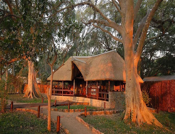 Lugenda Wilderness Camp