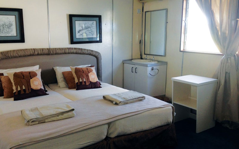 Meremaid Houseboat