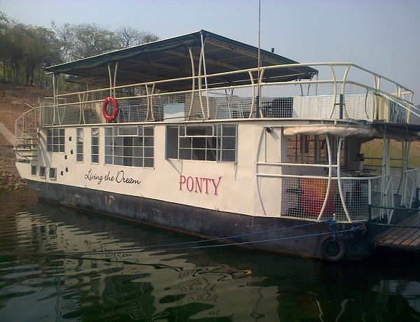 Ponty Houseboat
