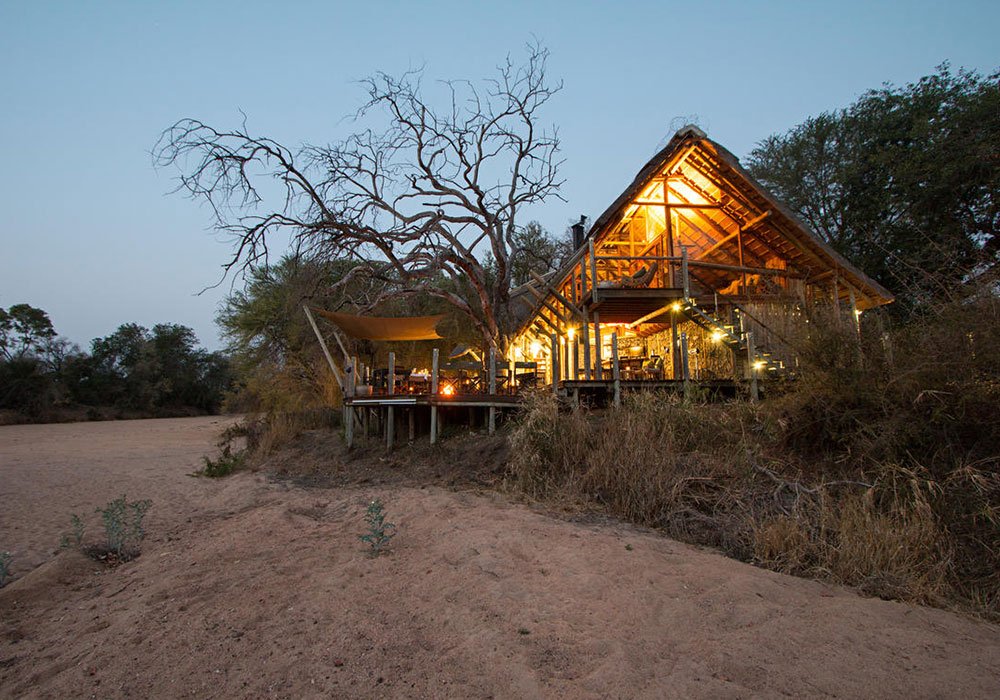 Rhino Post Safari Lodge