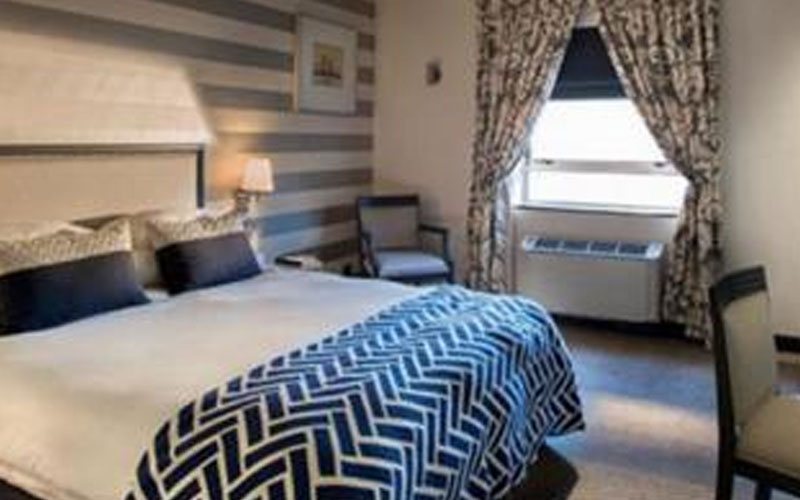 Standard Queen Room