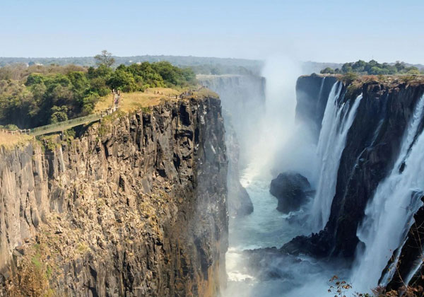 Victoria Falls Travel Guide