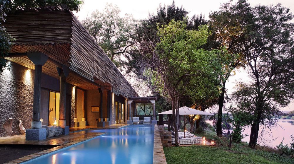 Victoria Falls Travel Guide